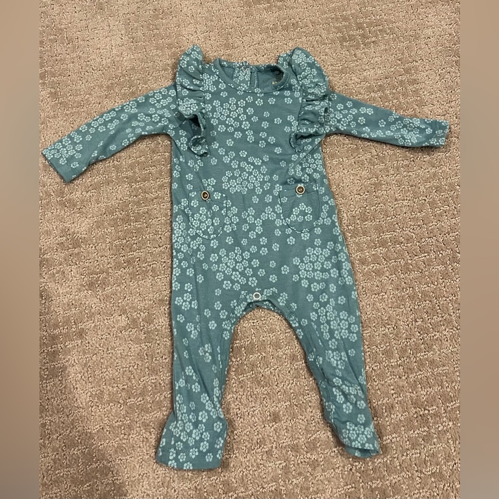 6-9 month Jessica Simpson outfit